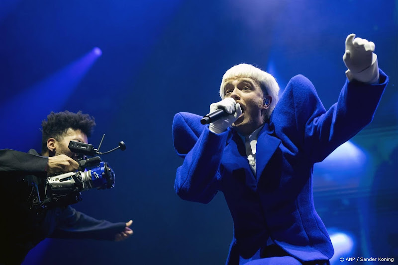 Joost Klein neemt 'blauwe vogel' mee songfestivalpodium op