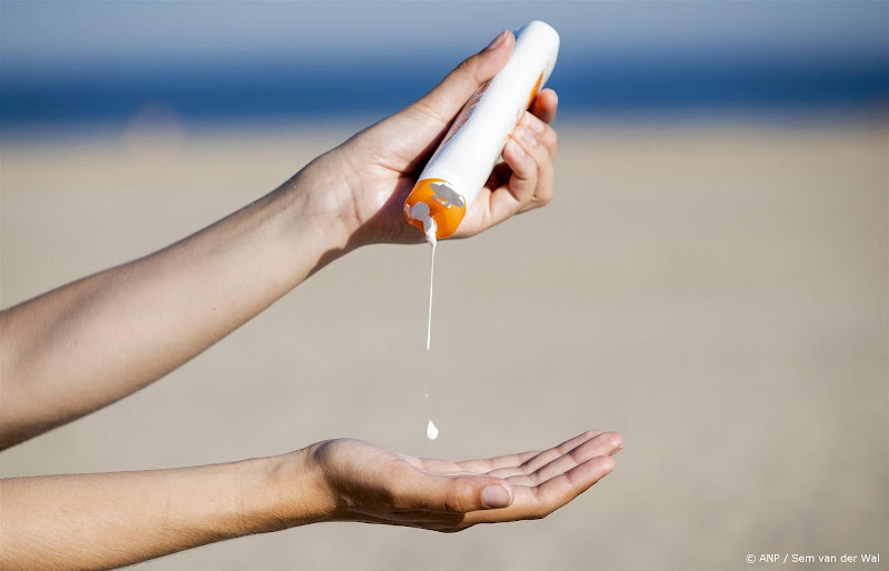 Consumentenbond: drie zonnebrandcrèmes bieden niet beloofde bescherming