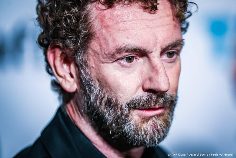 Kluun gaat met 'Help, ik heb een puber' het theater in