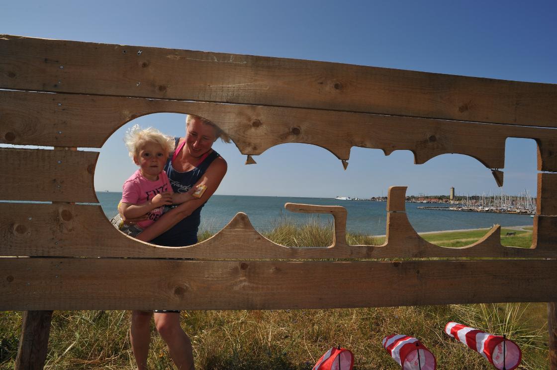 Opbouw Oerol begon te vroeg: provincie fluit ze terug / Foto: "Oerol 2012" door Robert de Bock