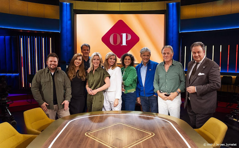 Op1-presentatoren blikten in laatste show terug op nieuwsjaren