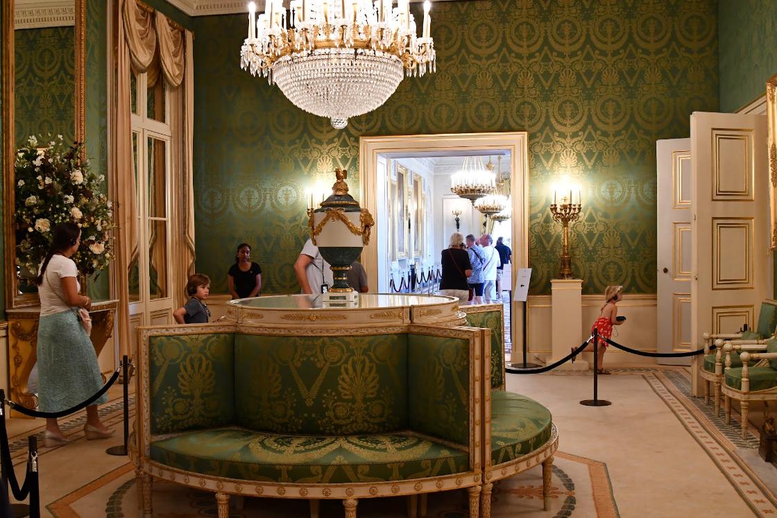 Zijne Majesteit opent Paleis Noordeinde en Koninklijke stallen voor publiek