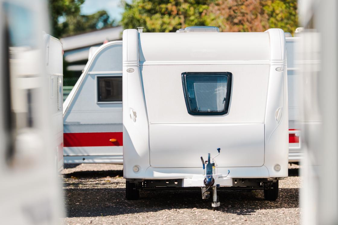 Waar mag je je caravan of camper parkeren?