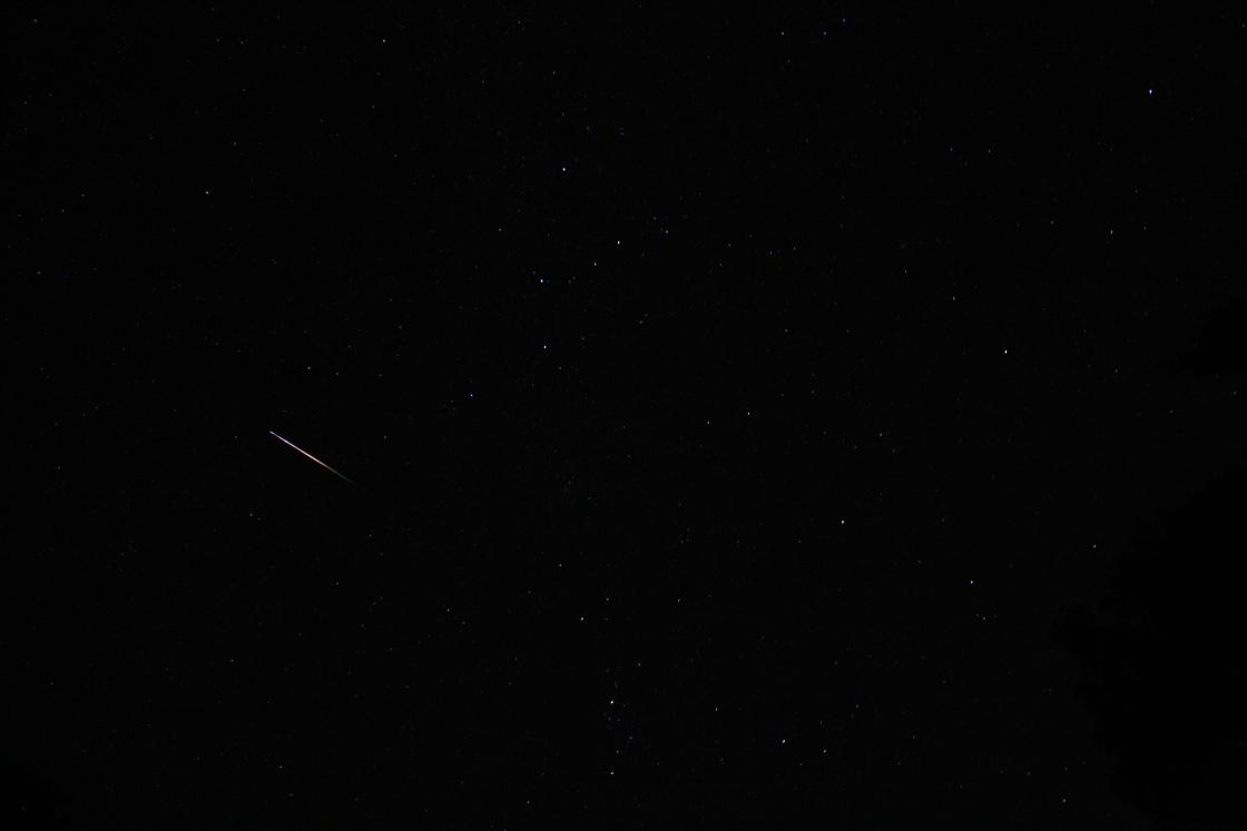 Kijk dit weekend naar de vallende sterrenregen van de Perseïden / Foto: "Perseïden" door Huize Lamp