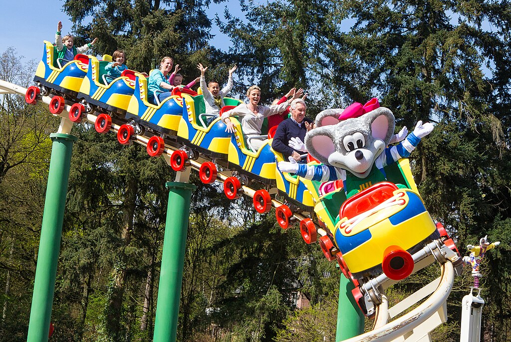 Julianatoren na bijna een eeuw overgenomen / Foto: "Eén van de meer dan 60 te gekke attracties!" door Kinderpretpark Julianatoren