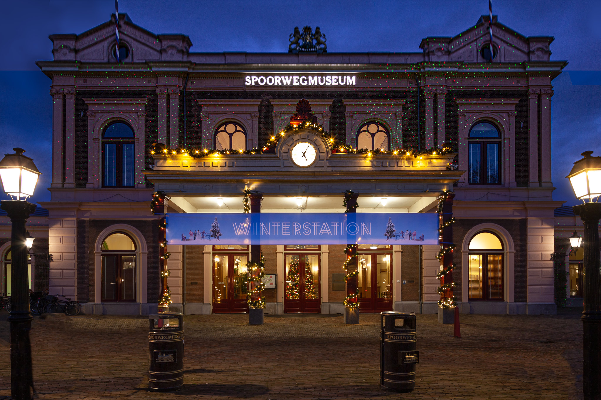 Schaatsen in winterse sferen bij Winter Station in het Spoorwegmuseum