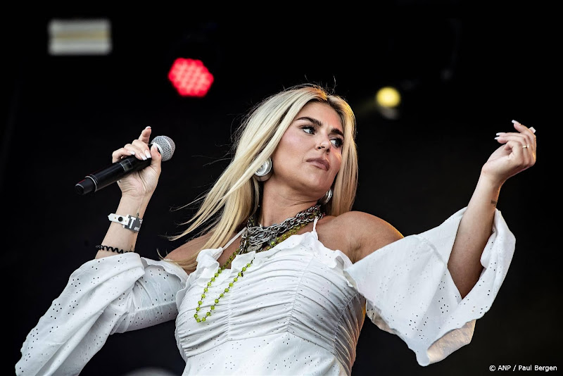 Presentatie nieuw muziekprogramma op SBS6 in handen van Roxeanne Hazes