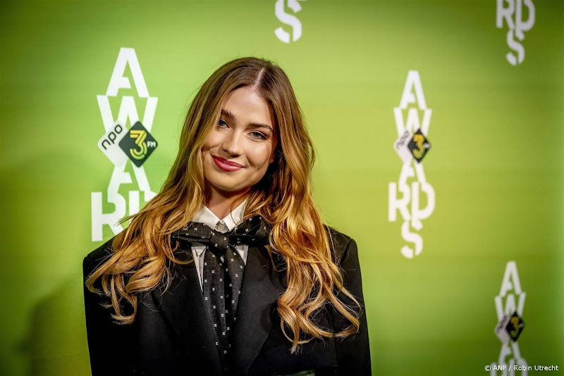 roxy dekker bij 3fm awards