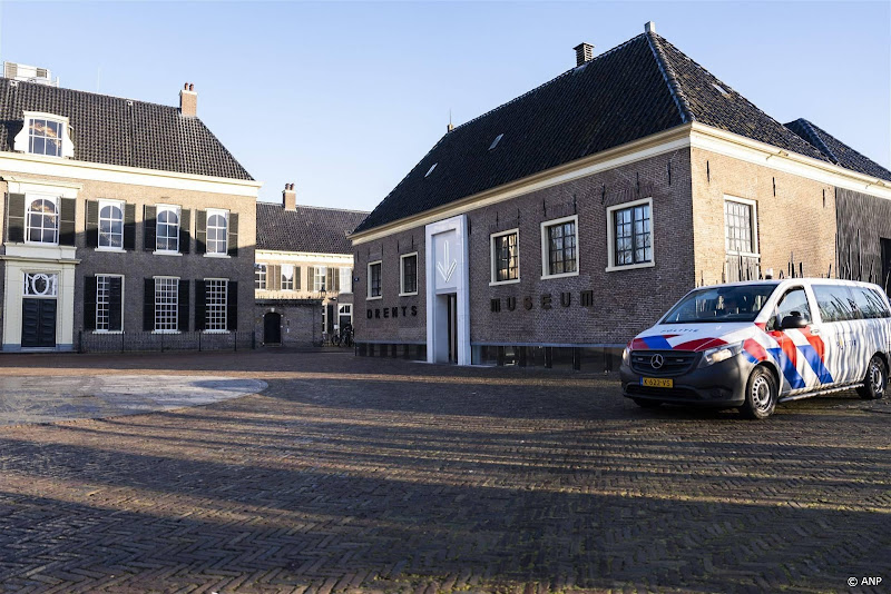 politiebusje bij drents museum