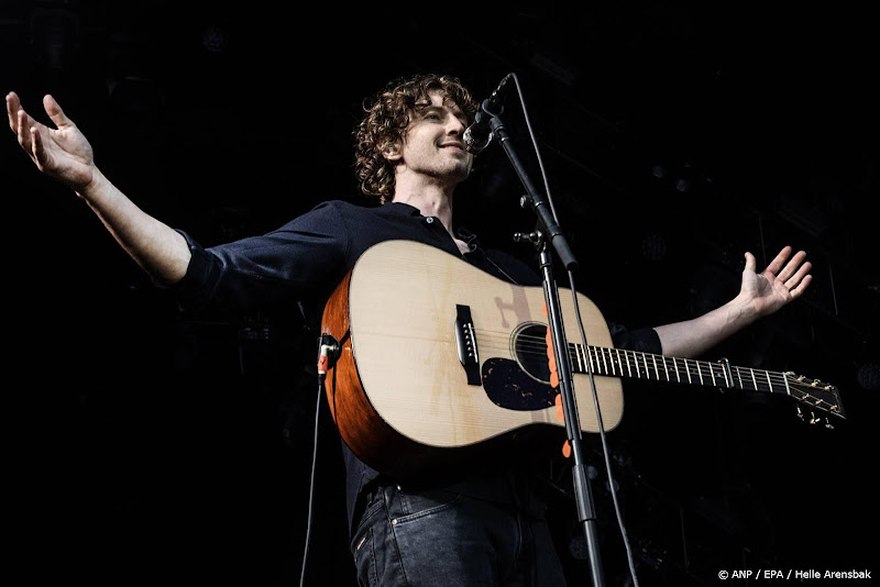 dean lewis