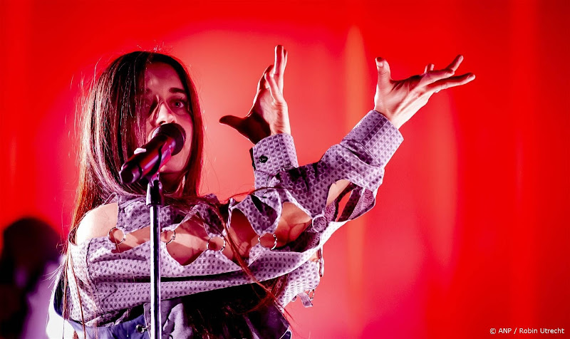 Eefje de Visser staat in het voorprogramma van Warhaus tijdens de buitenlandse tour