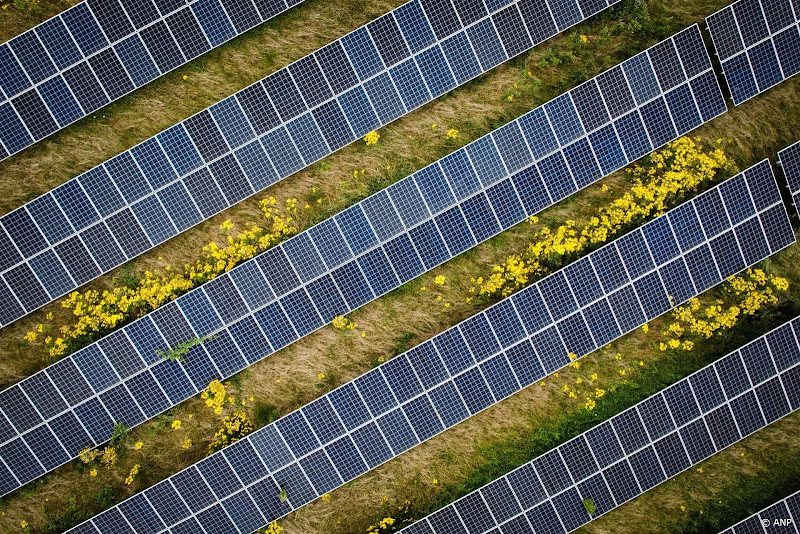 zonnepanelen veld