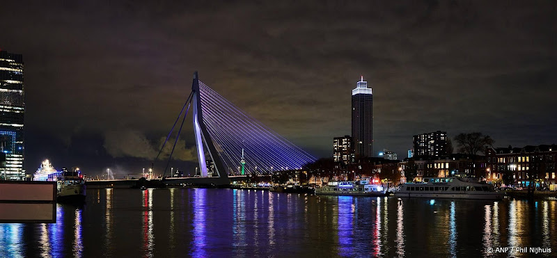 erasmusbrug in donker