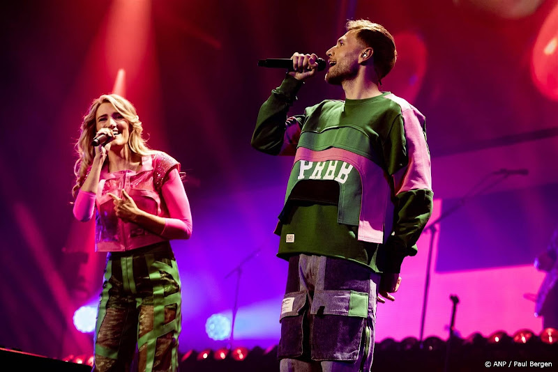 suzan en freek op podium