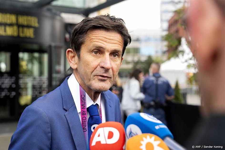 Kijkers Songfestival niet blij met 'spoilers' van commentator Cornald Maas