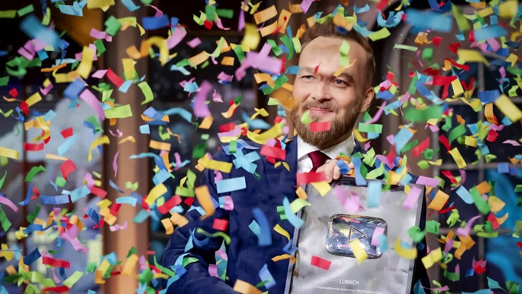 Arjen Lubach met playbutton youtube