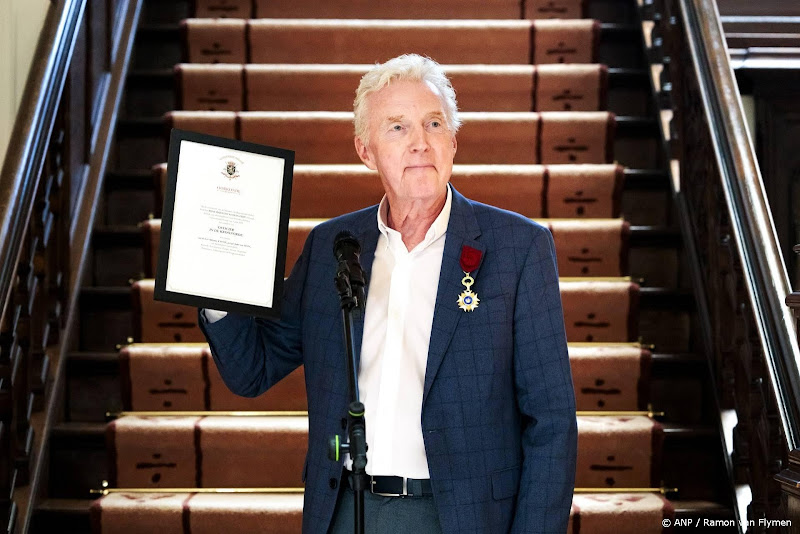 andre van duin met belgische koninklijke onderscheiding