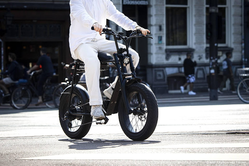 iemand die fietst op fatbike