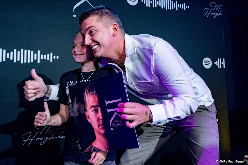 Mart Hoogkamer ontvangt Platina Plaat voor zijn album Ik