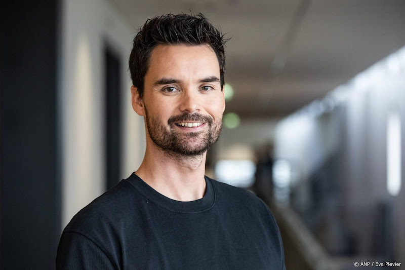 Radio-dj Domien Verschuuren verwelkomt zoontje Boris