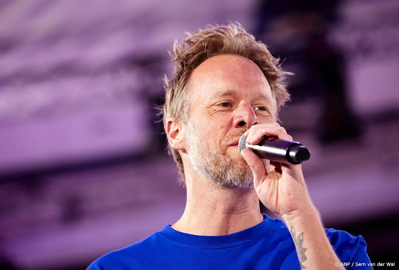 Diggy Dex vraagt nabestaanden om persoonlijk verhaal voor lied