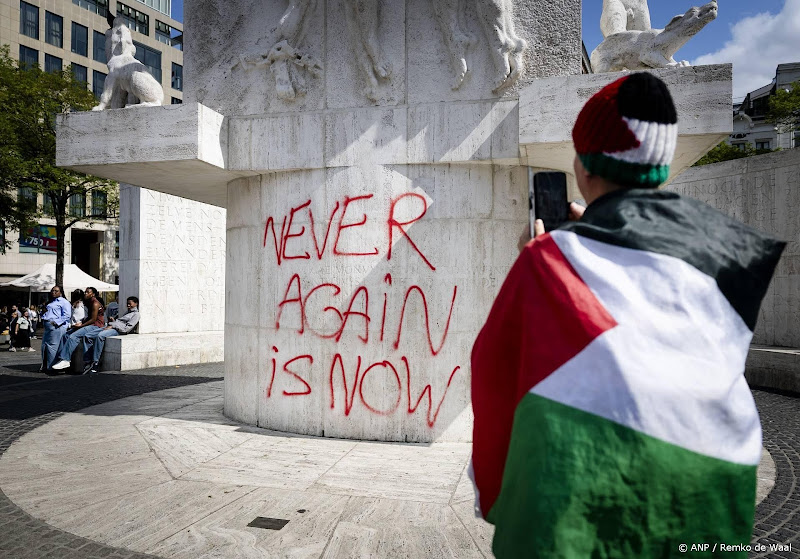 graffiti op nationaal monument dam
