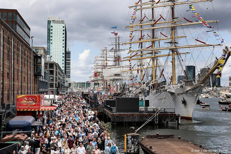 drukte bij tallships en marinevloten SAIL