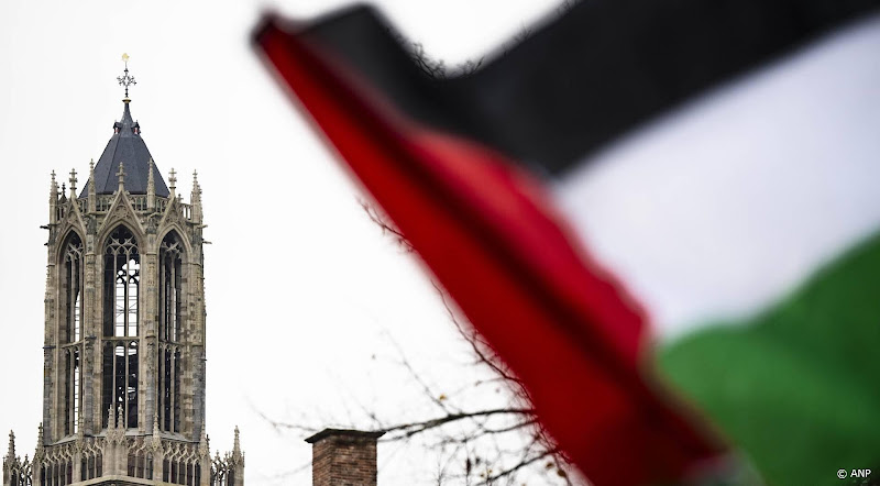 palestijnse vlag bij domtoren