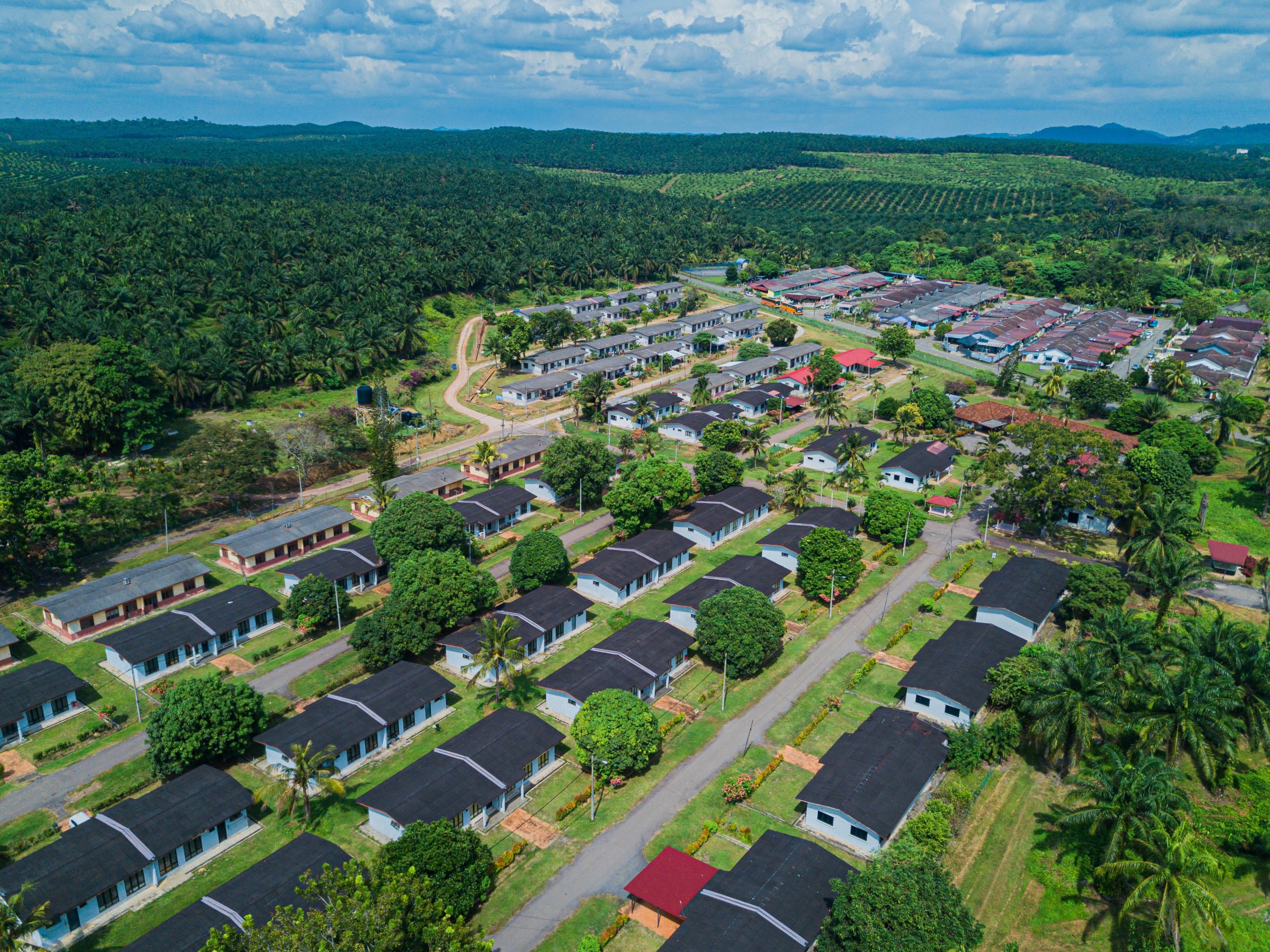 luchtfoto van terrein met vakantiehuisjes